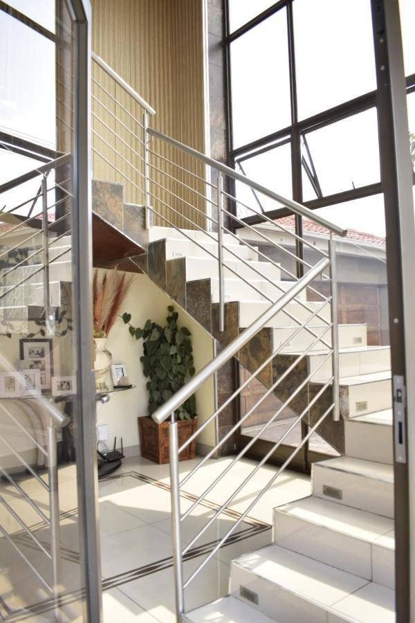 Lalela House Lägenhet Johannesburg Exteriör bild