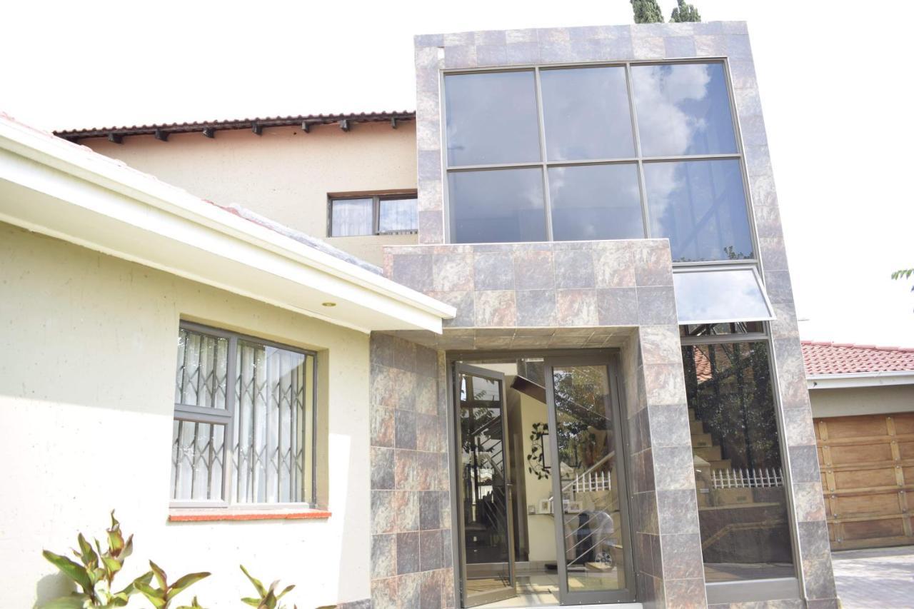 Lalela House Lägenhet Johannesburg Exteriör bild