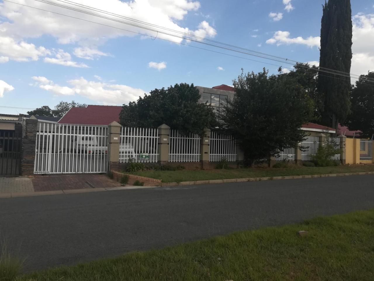 Lalela House Lägenhet Johannesburg Exteriör bild