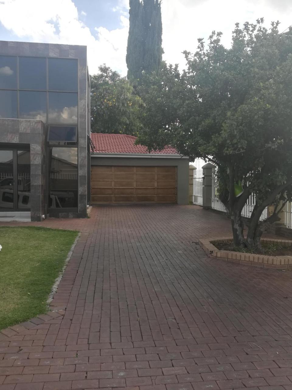 Lalela House Lägenhet Johannesburg Exteriör bild